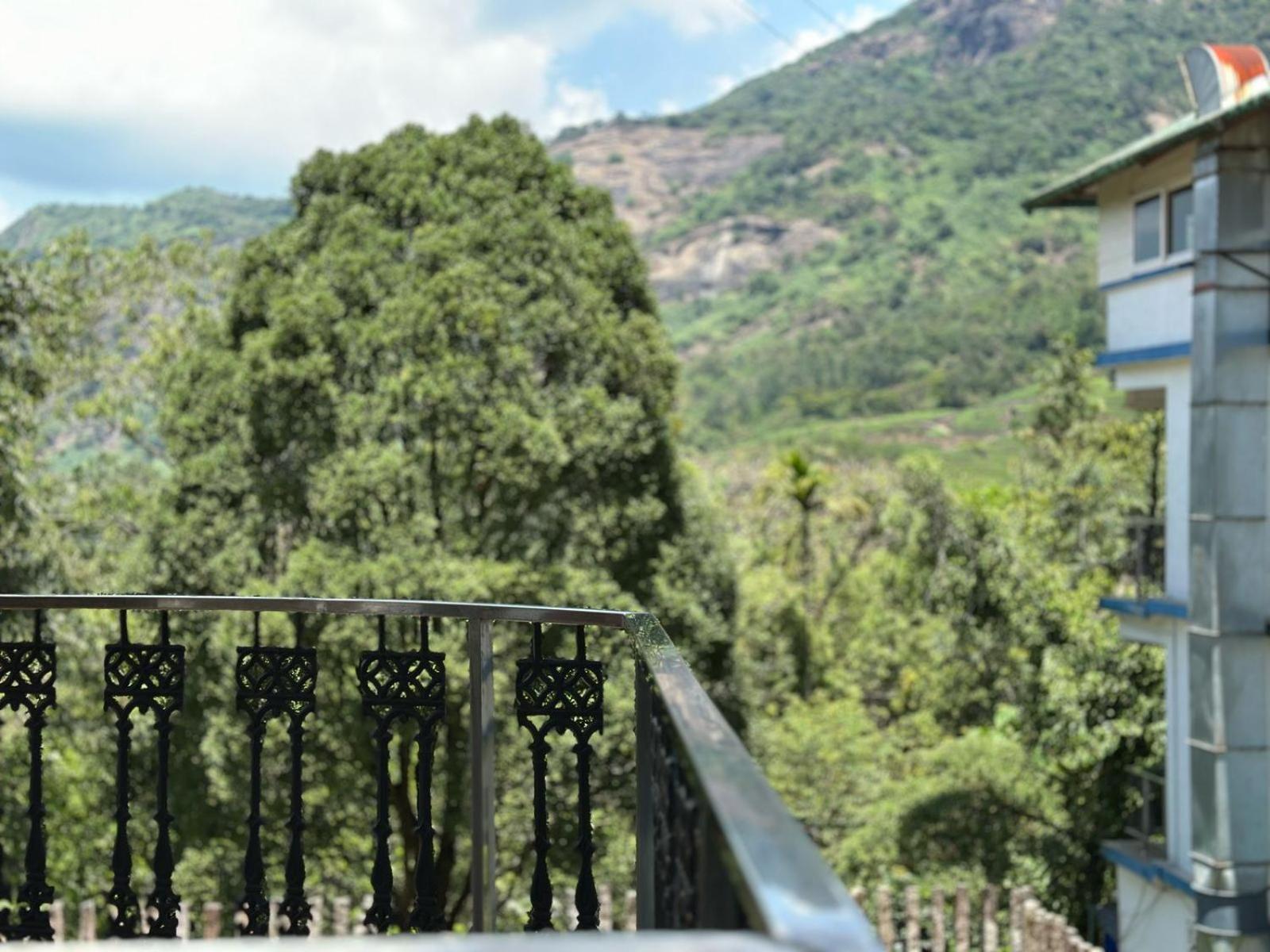 The Heights Munnar Hotel Exterior photo